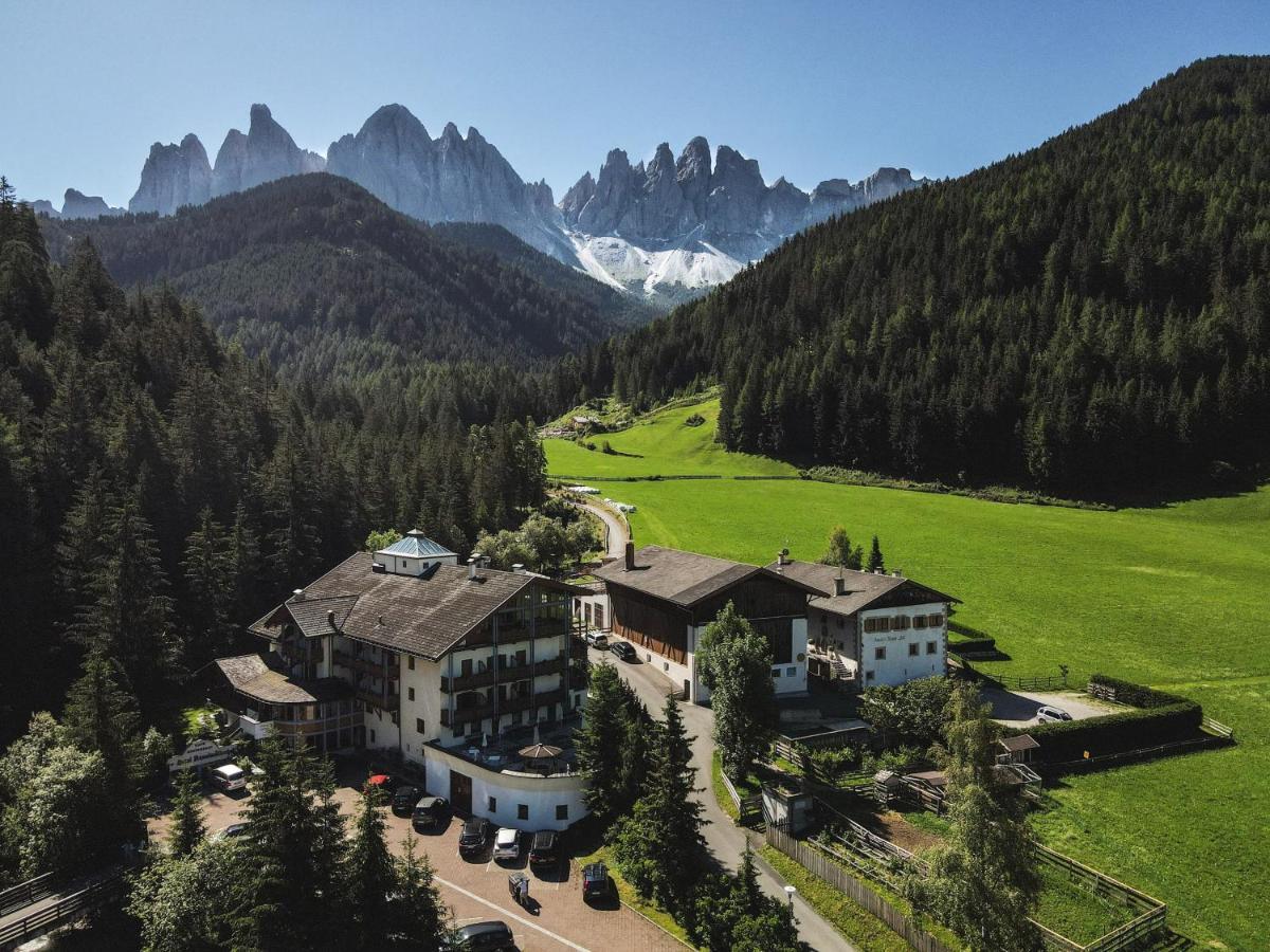 Hotel Ranuimuellerhof Funes  Buitenkant foto