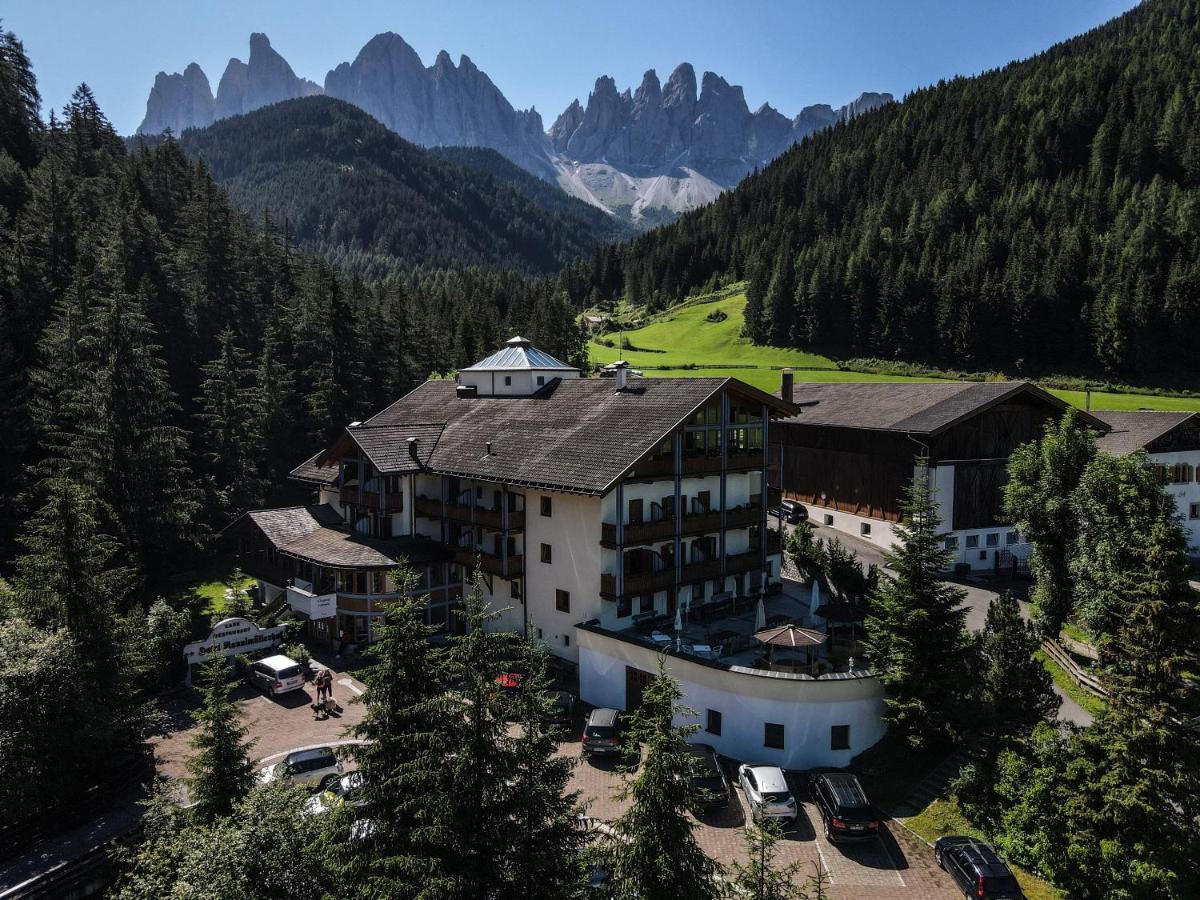 Hotel Ranuimuellerhof Funes  Buitenkant foto