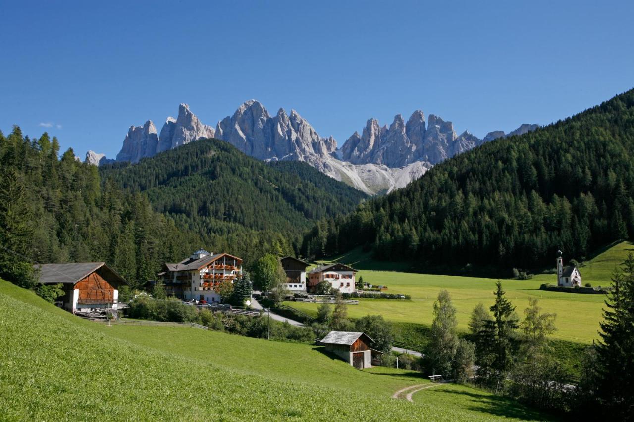 Hotel Ranuimuellerhof Funes  Buitenkant foto