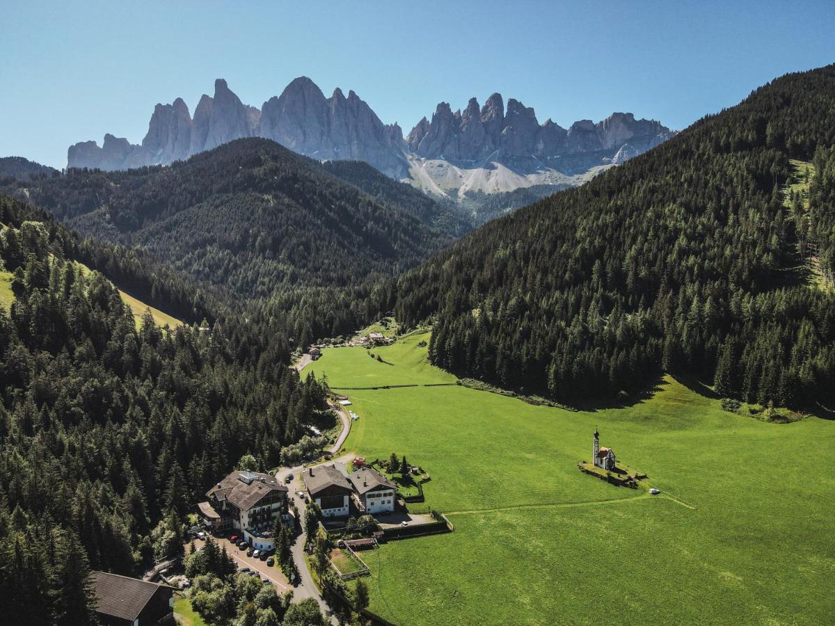 Hotel Ranuimuellerhof Funes  Buitenkant foto