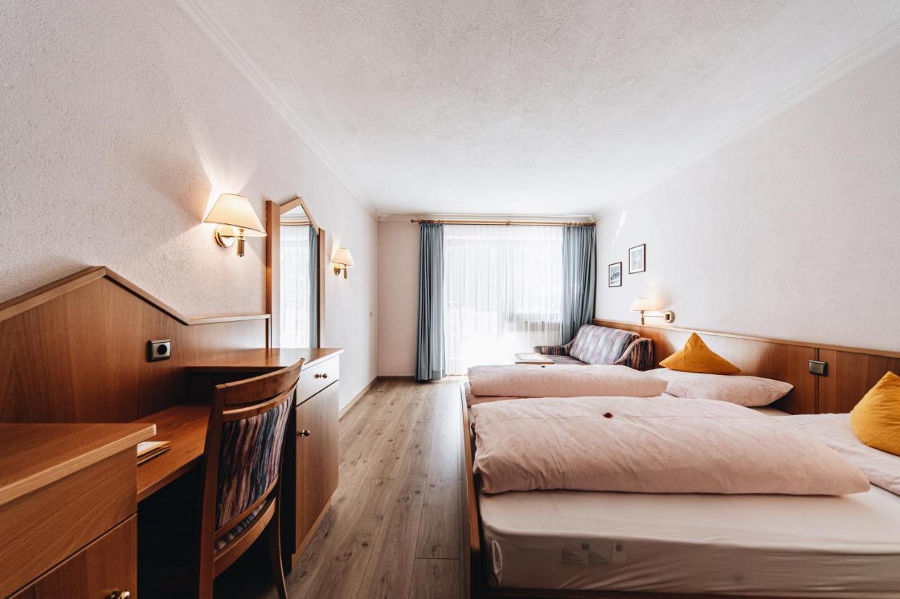 Hotel Ranuimuellerhof Funes  Buitenkant foto