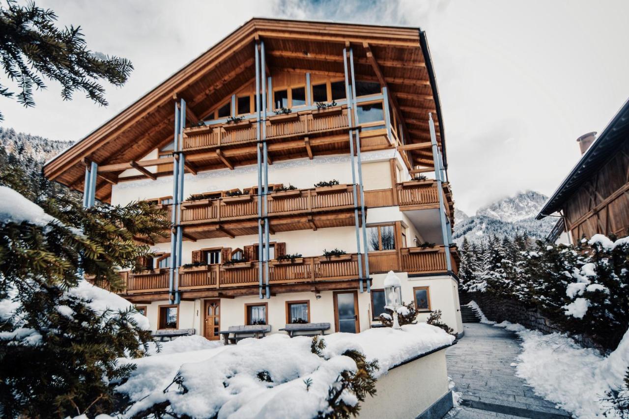 Hotel Ranuimuellerhof Funes  Buitenkant foto